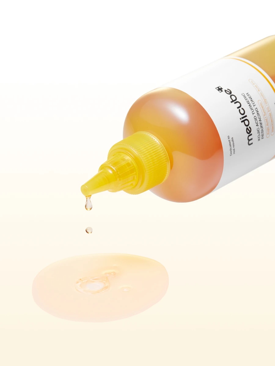 Тонер отшелушивающий с кислотами Kojic Acid Turmeric Resurfacing Toner 250мл от Medicube + 3
