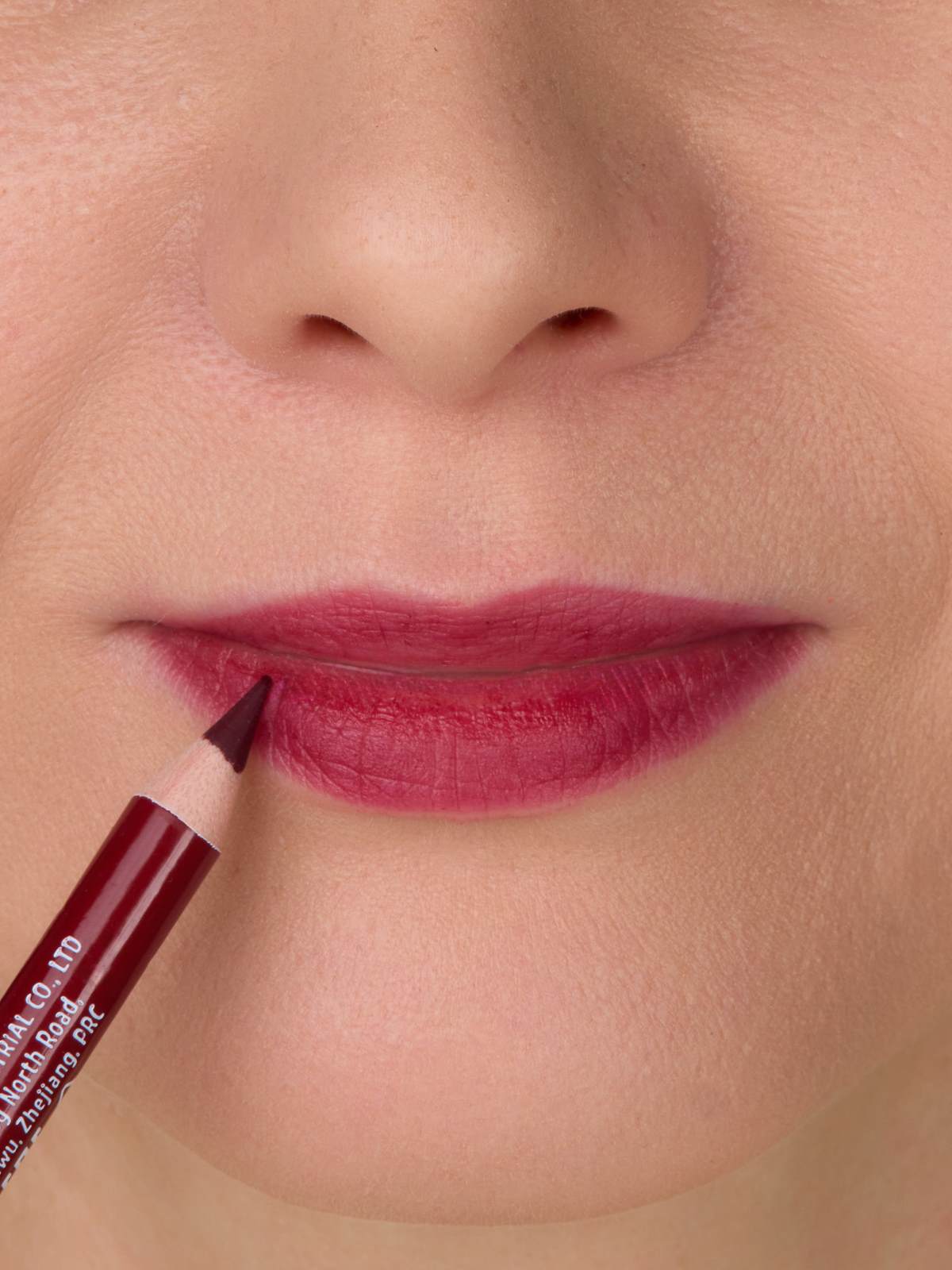 Карандаш для губ с точилкой, тон 20 бургундское вино от TF cosmetics + 3