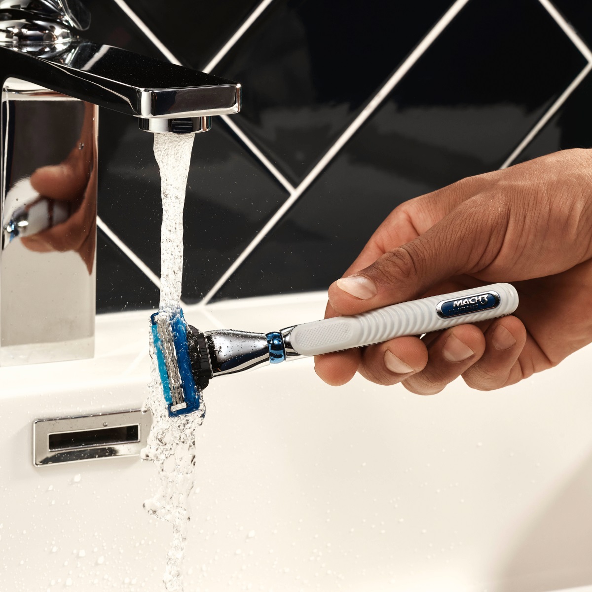 Сменные кассеты Mach3 Turbo 2шт от Gillette + 8